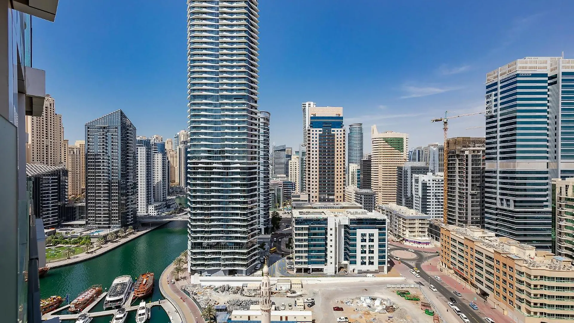 Great Apartments At Marina Star With City View Dubai