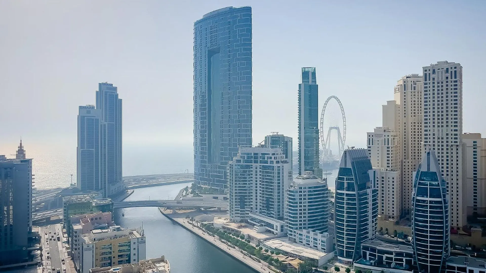 Great Apartments At Marina Star With City View ドバイ